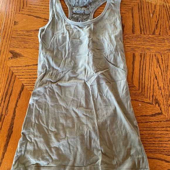 Tank Top Lot! - Picture 3 of 10